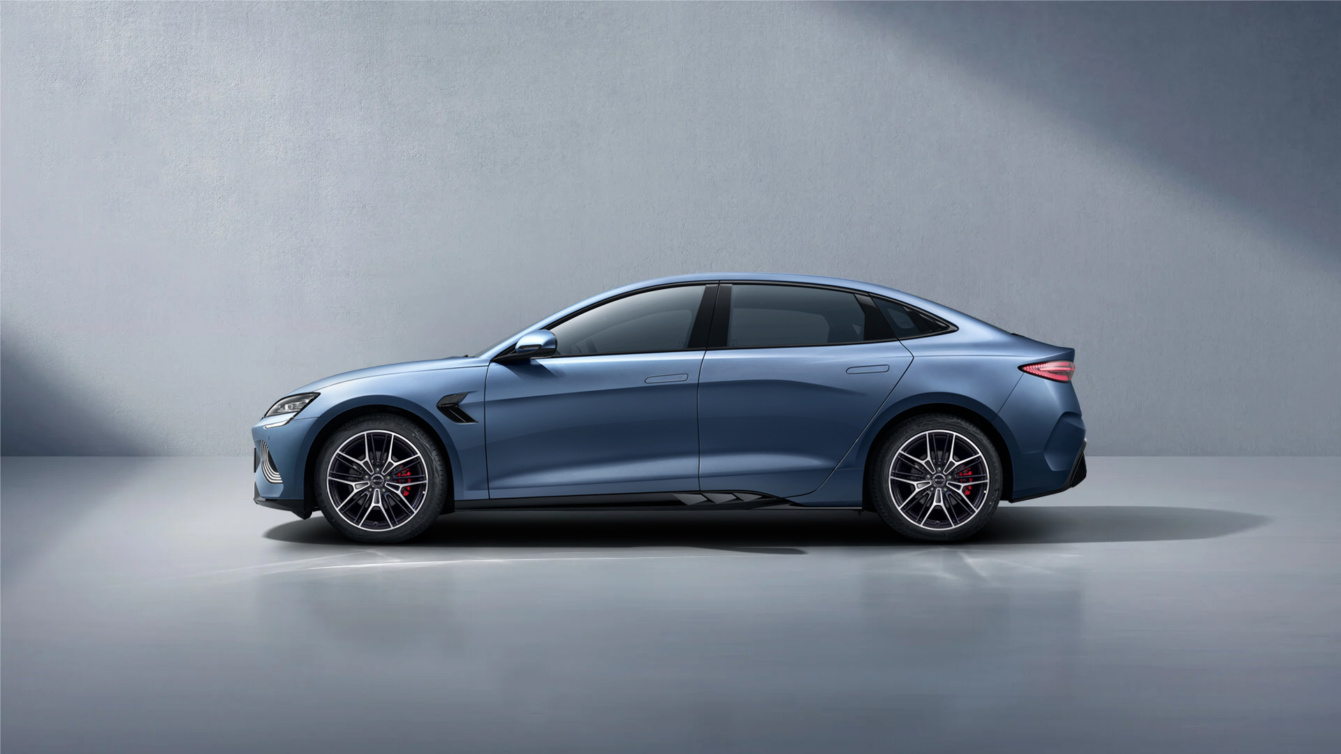 बीवाईडी सील: 650 किमी रेंज, 150kW फ़ास्ट चार्जिंग और ₹41 लाख से शुरू!